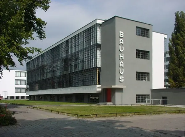 楠弘廚衛Bauhaus.jpg