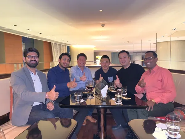 OYO核心團隊和光速中國合夥人（左二為OYO創始人Ritesh Agarwal，右二為光速中國創始合