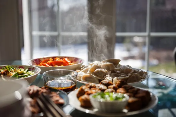 shutterstock_1196556319_食物_桌菜_food.jpg