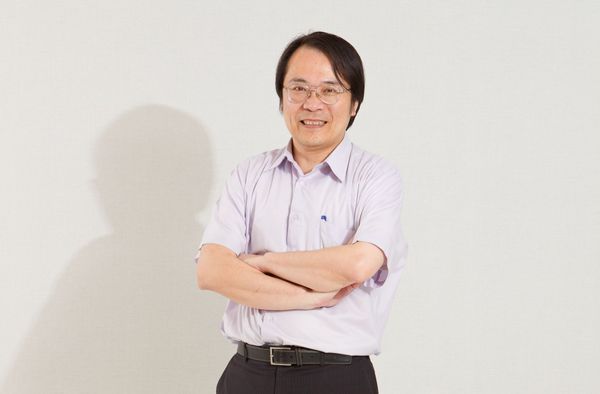  AI 時代下，只求 60 分會完蛋！簡立峰：少了 8 種軟實力，小心淪為「失業菁英」