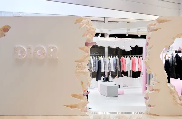 DIOR_「DIOR 2020夏季男裝期間限定概念店」店景照_6《圖片來源：品牌提供》.jpg