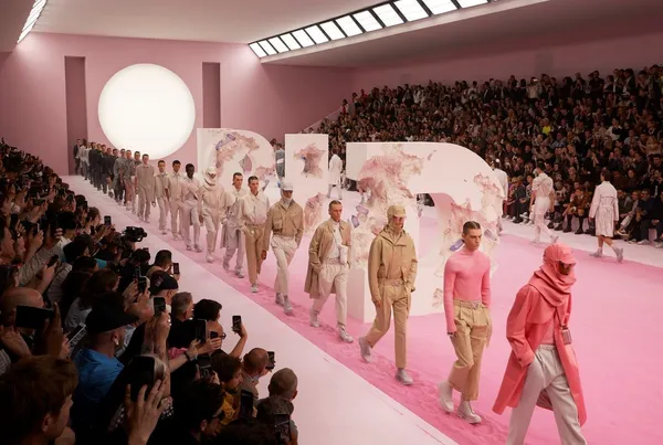DIOR_FINALE DIOR MEN'S SUMM2010 SHOW .jpg