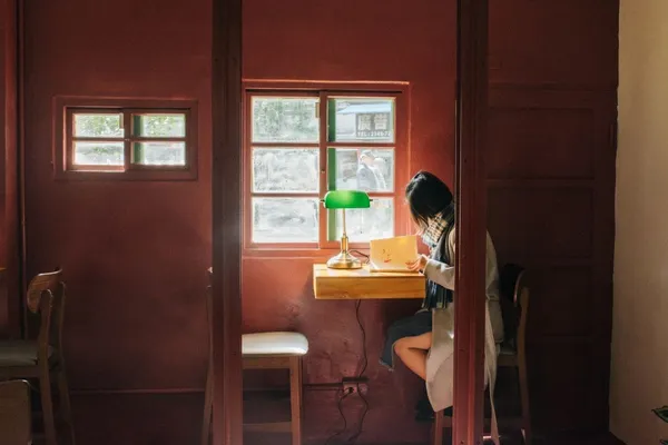 四四南村_右側閱讀區1.jpg