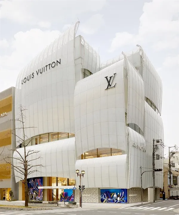 LV 大阪旗艦店 09.jpg