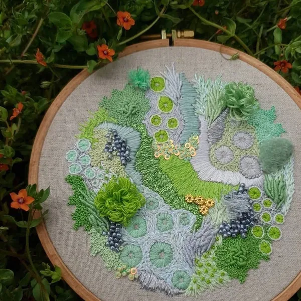 Hannah Kwasnycia 苔癬刺繡 03.jpg