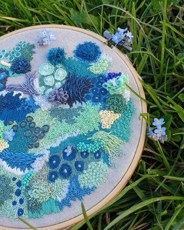 Hannah Kwasnycia 苔癬刺繡 04.jpg