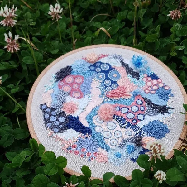 Hannah Kwasnycia 苔癬刺繡 05.jpg