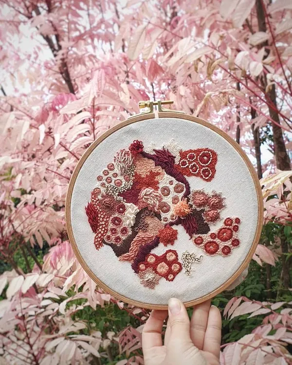 Hannah Kwasnycia 苔癬刺繡 08.jpg