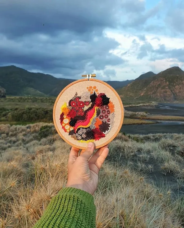 Hannah Kwasnycia 苔癬刺繡 09.jpg