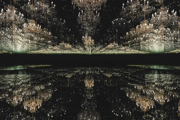 倫敦泰特美術館20週年Kusama Chandelier of Grief.jpg