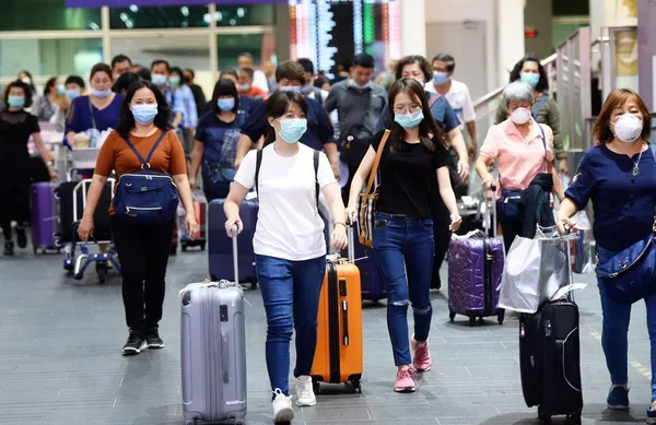 僅供報導用途_shutterstock_1640350780_wear mask.jpg