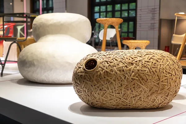 松菸坐座做．做座展