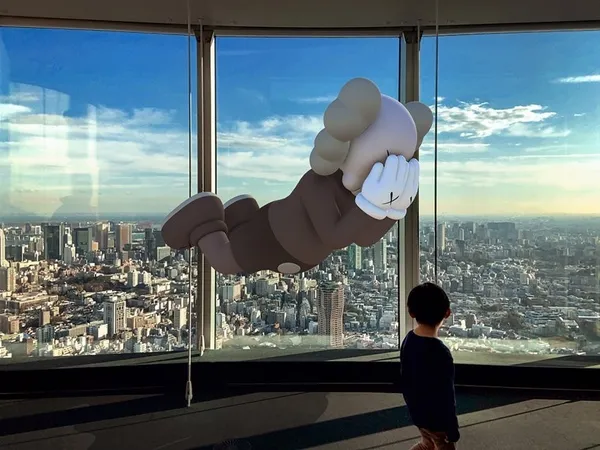 KAWS-EXPANDED HOLIDAY08.jpg
