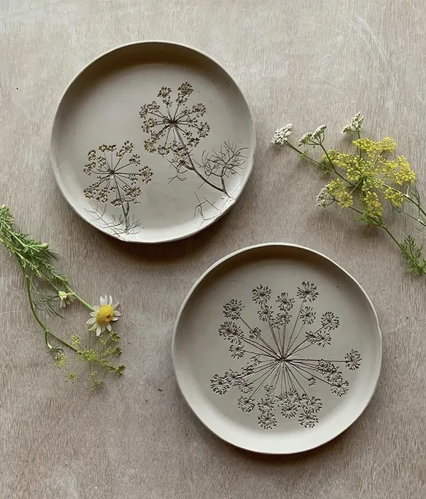 Hessa Al Ajmani 植物押花陶器 18.jpg