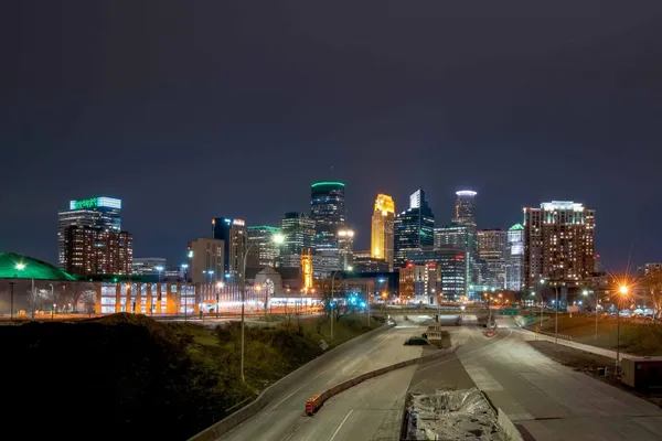 武漢肺炎_美國Minneapolis空蕩的高速公路_flickr cc by Chad Davis
