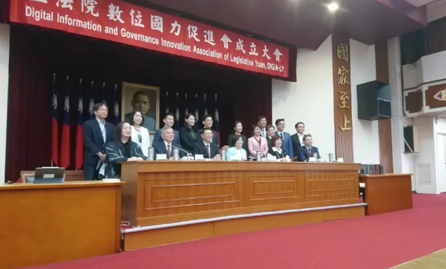 3天開發上線！唐鳳談口罩2.0方案四大特點，呼籲：貨量充足、多多預購