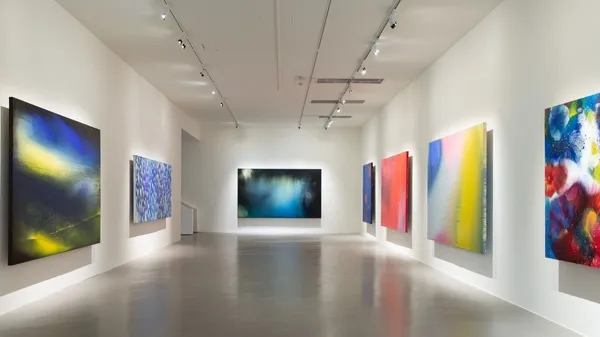 古典樂、台灣廟宇都是靈感！北美館「江賢二：回顧展」揭幕，55 年創作集大成、超過 200 件作品展出