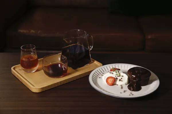 生活在他方夜貓店