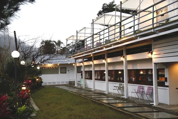 在山裡開一間大人系繪本咖啡館：貓空營業到凌晨2點的「生活在他方 夜貓店」