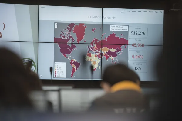 中央疫情指揮中心追蹤全球新冠肺炎 COVID-19 疫情