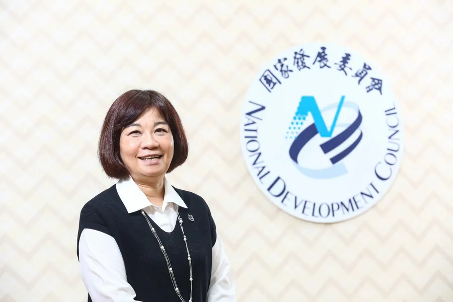陳美伶不續任國發會主委，發文感謝新創「讓我看到台灣未來」！由龔明鑫接任