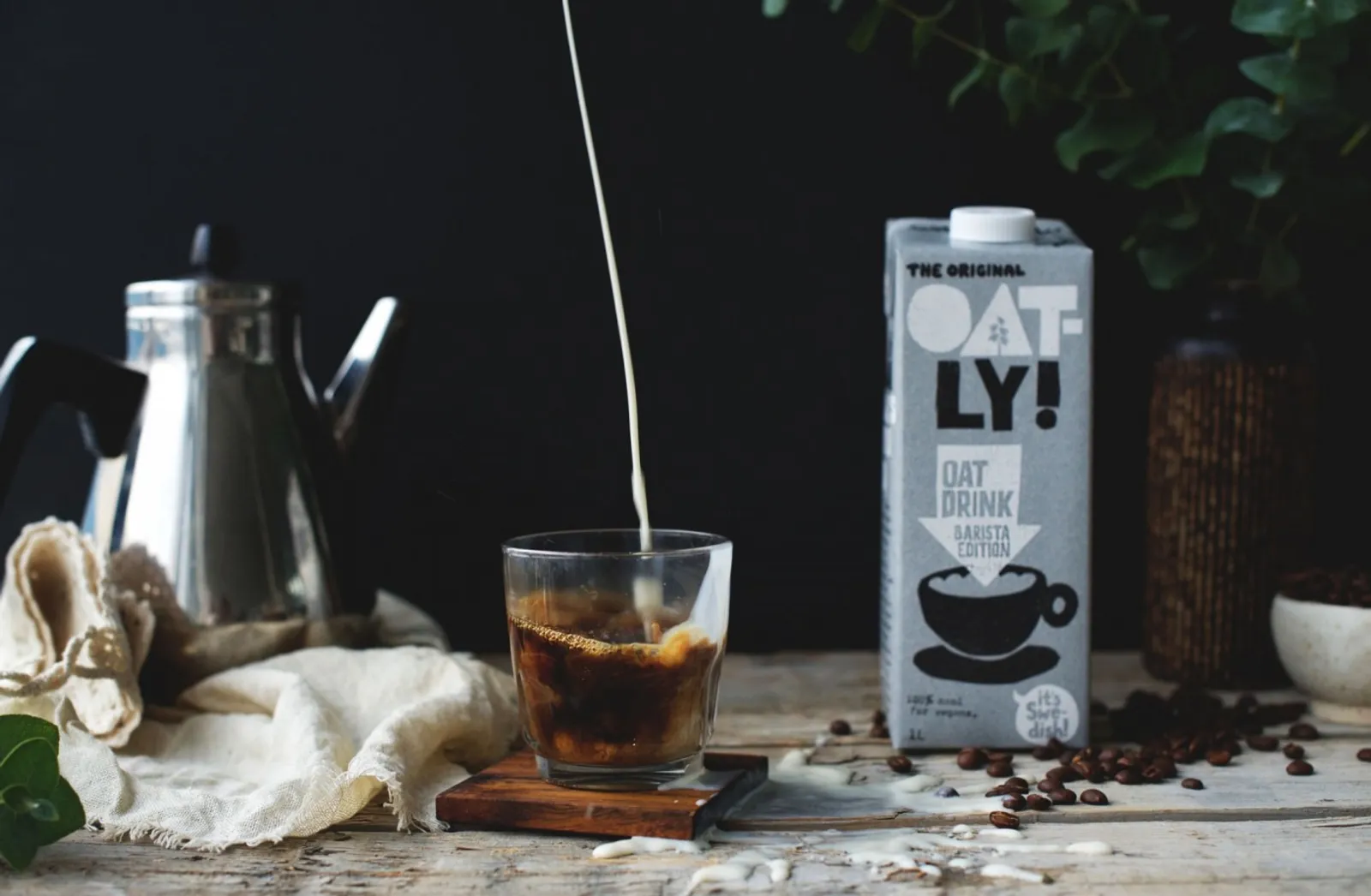 燕麥奶 Oatly 風光掛牌，它何以讓小眾飲品撼動整個奶製品市場？