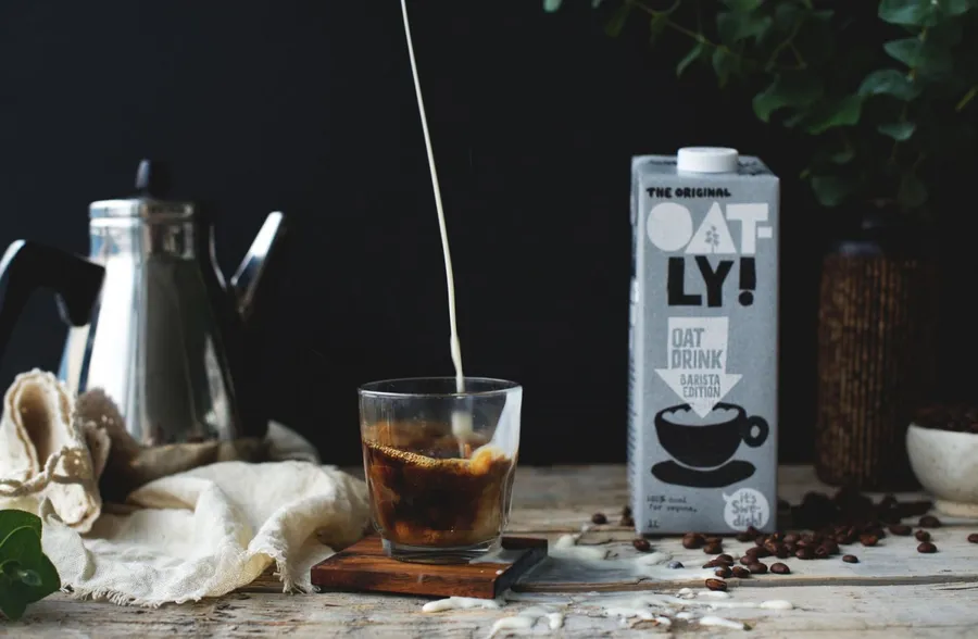 燕麥奶Oatly風光掛牌、估值上看120億美元！它如何從小眾飲品崛起、撼動整個奶製品市場？