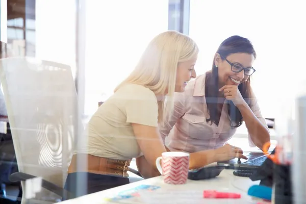 shutterstock_275810027_talking