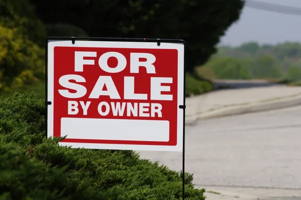 for-sale-sign-1445308-1279x852