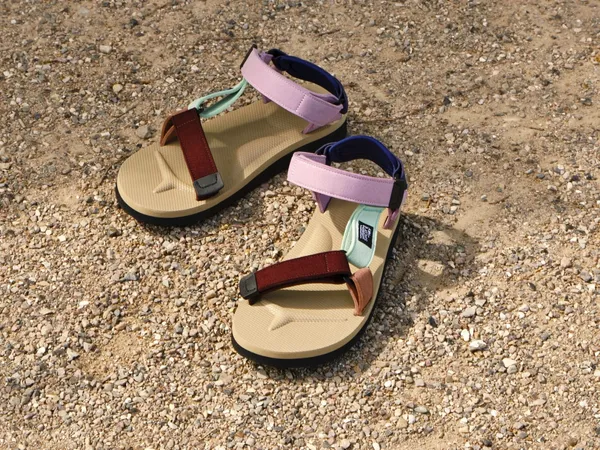 HAY_SUICOKE_涼鞋_暗紅02.jpg