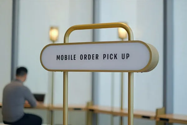 Starbucks_SMART LOUNGE_5.jpg