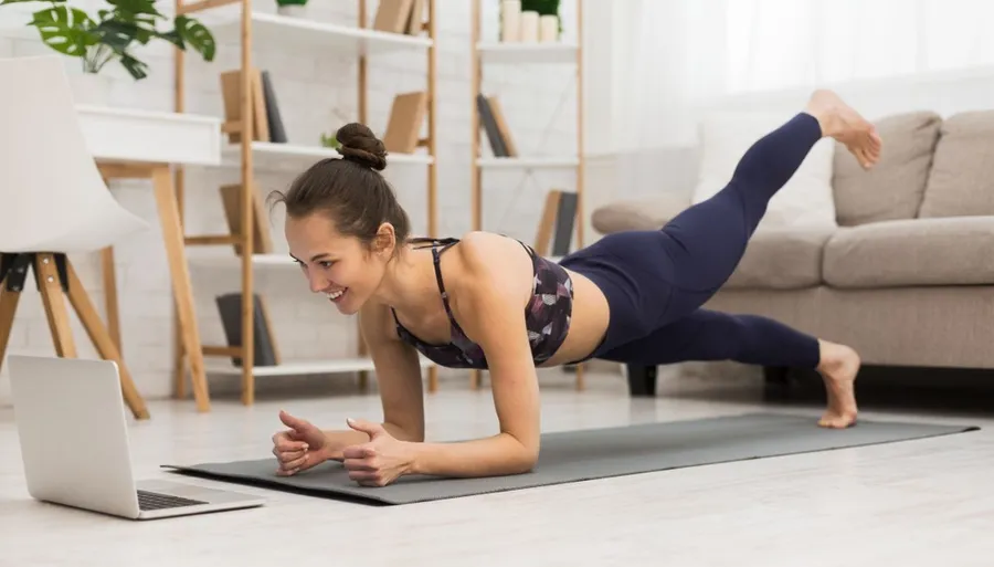 居家健身正夯！當紅瑜珈服飾品牌Lululemon，以5億美元收購健身鏡新創Mirror