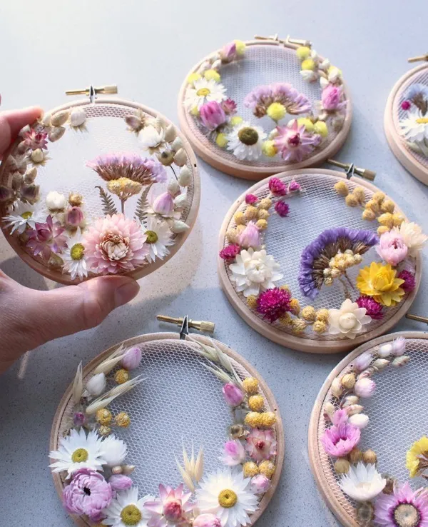 Olga Prinku 乾燥花刺繡 08.jpg
