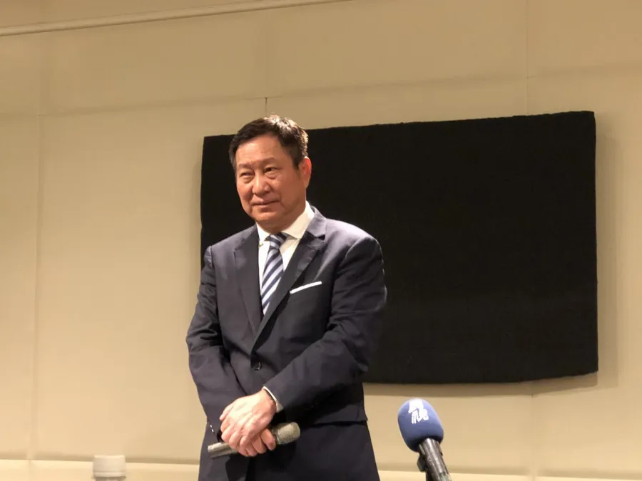 前華航董座助拳！友訊公司派新聘首席顧問現身，為什麼說自己是Mr. Right？
