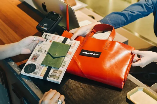 U.I.J X FREITAG