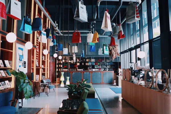 U.I.J X FREITAG