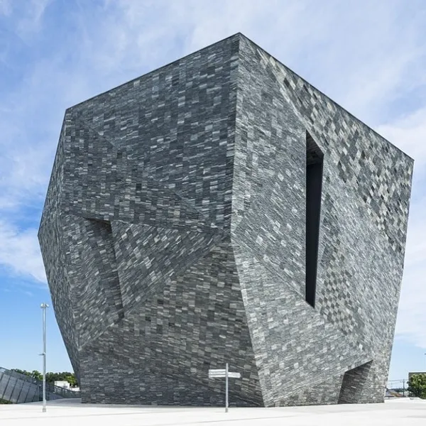 角川武藏野博物館_01.jpg
