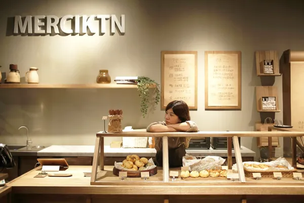 隱身高雄台版蔦屋，人氣司康選品店「木溪 MERCIKTN」主理人的療癒系品牌慢學