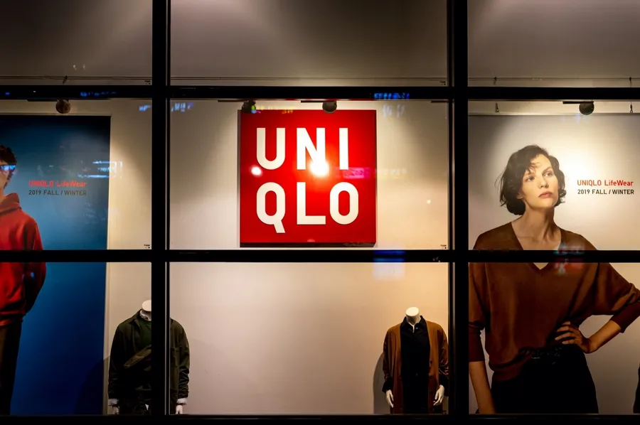營收、利潤雙雙大跌的UNIQLO，手裡還有牌嗎？