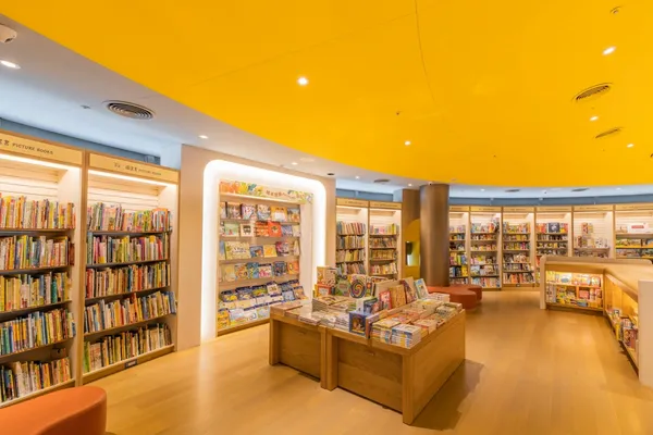 誠品生活巨城店.jpg