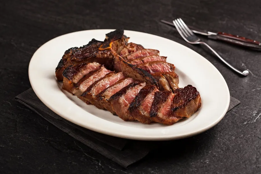 從廚師做到美福餐飲副總!陳重光看見「表單」以外的事,持續優化做菜和管理的SOP