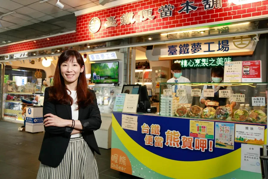 百年品牌拚轉身！台鐵便當走出車站，年收破7億背後的3大經營心法