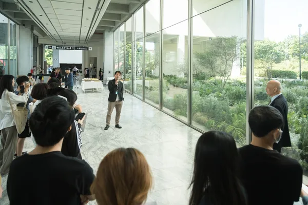 北美館藍天之下-藝術家吳書原進行作品導覽。臺北市立美術館提供。.jpg