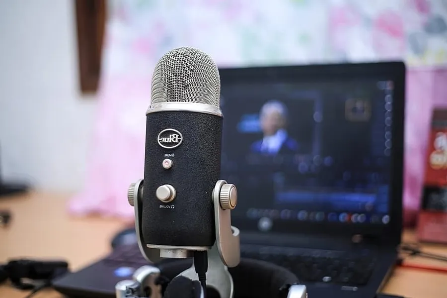 「耳朵經濟」蓄勢待發，紐約時報、Spotify 吹起 Podcast 併購風，台灣何時追上？