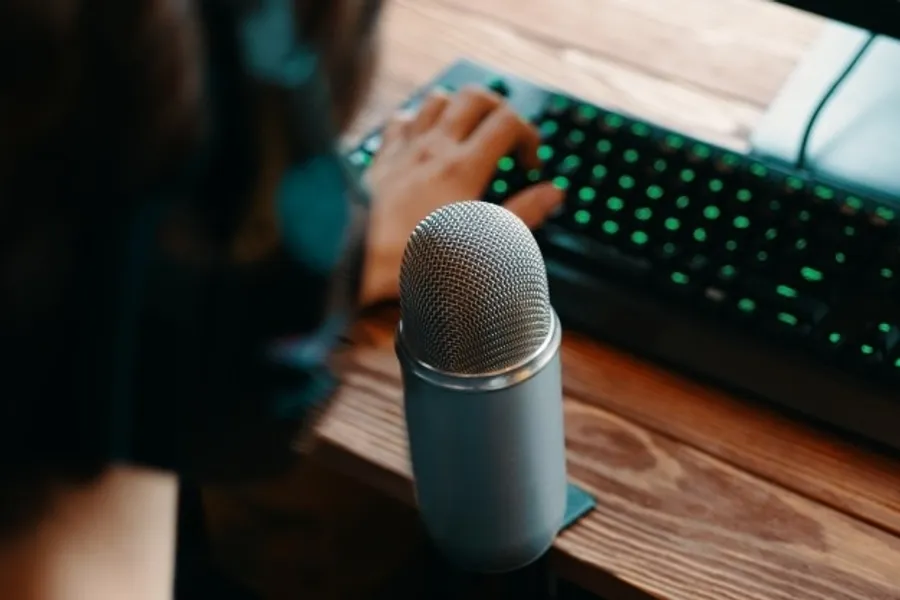 Podcast廣告年收益上看300億，業配力超強！3數據讓行銷人看懂利弊