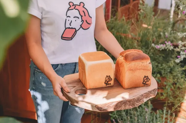 2-1. niko bakery 日香高級吐司專門店為帶來保濕潤澤的生吐司，食材採用日本進口一級麵粉