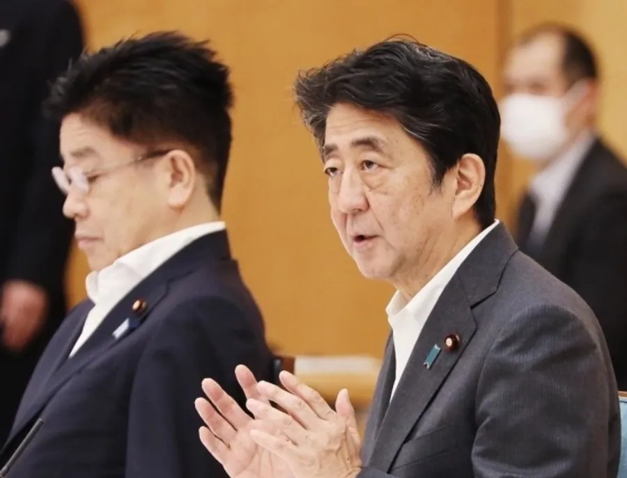 震撼彈！安倍晉三請辭日本首相，日股一度大跌2.7%、日圓上漲