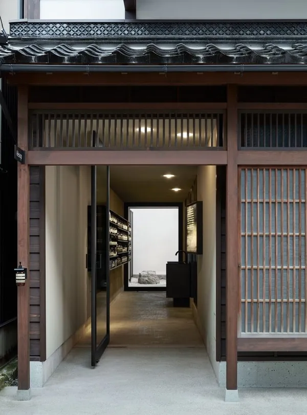Small JPEG-Aesop JP Store Kanazawa 02.jpeg
