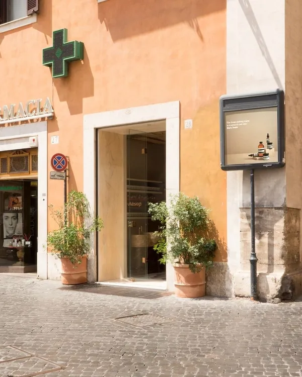Small JPEG-Aesop IT Store San Lorenzo in Lucina 01