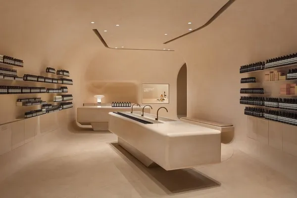 Small JPEG-Aesop US Store Houston Galleria 02.jpeg
